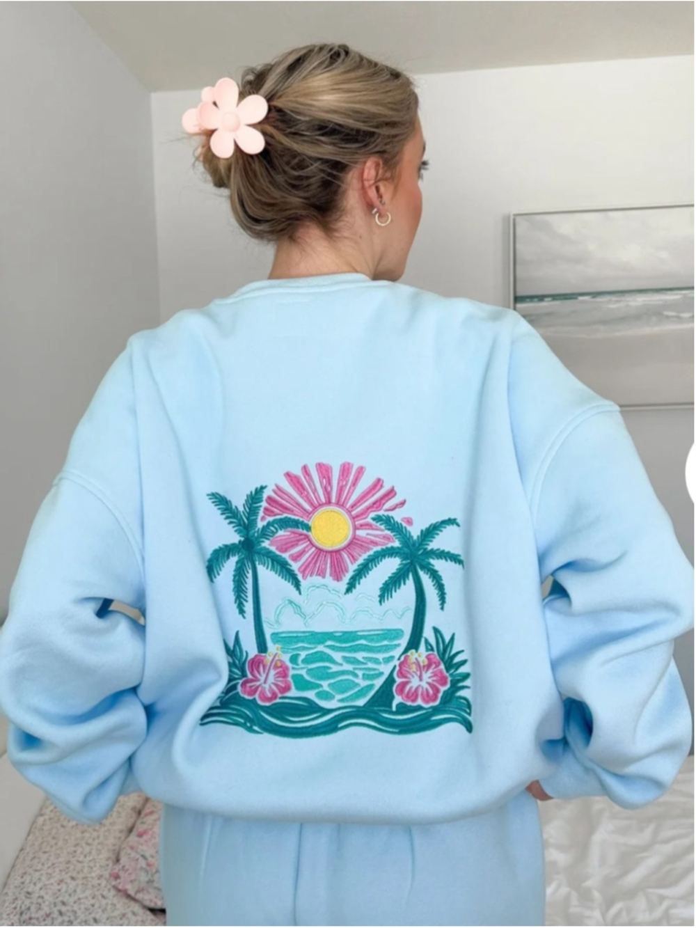 Sunkissed Coconut Icy Blue Hibiscus Beach Embroidered Crewneck Sweatshirt Sz L